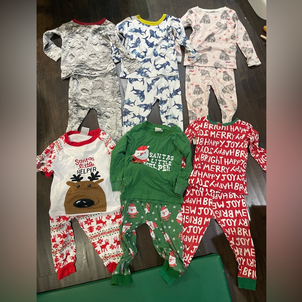 Baby 2T pajamas sets 6 sets